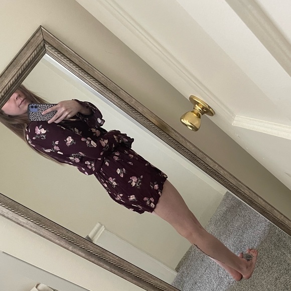 Bundle 3/$15 - AE Floral Romper - Picture 4 of 6